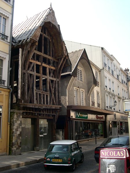  maison à pans de bois en cours de rénovation